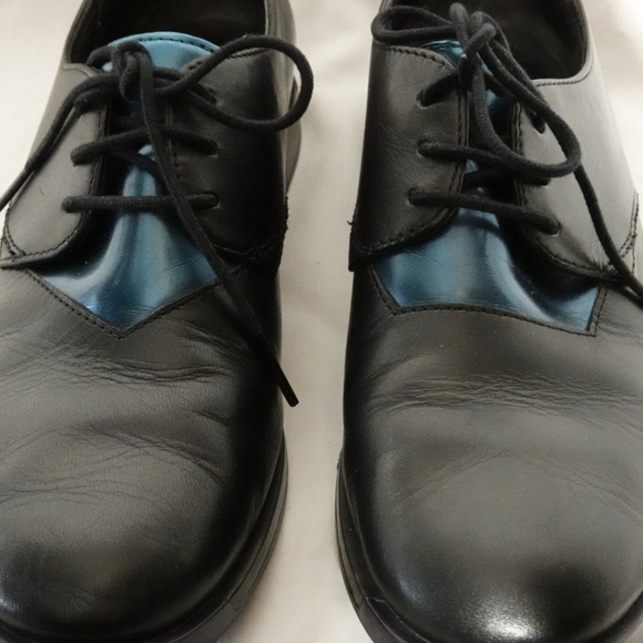 CAMPER - TWINS Black with Metallic Blue Contrast Laced Oxfords, size 37 - Picture 8 of 9